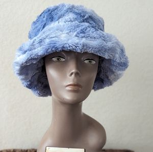 Faux fur bucket hat